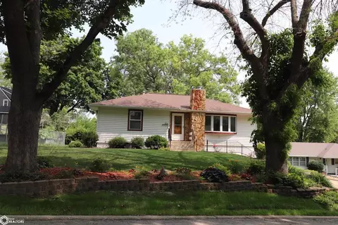 204 Ridge Rd, Atlantic, IA 50022