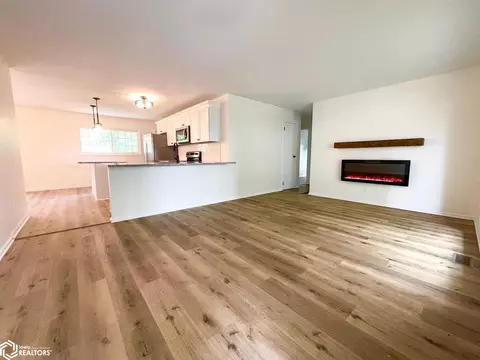 809 S 10th St, Centerville, IA 52544 photo 5