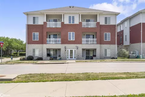 4369 York Pl, Iowa City, IA 52245