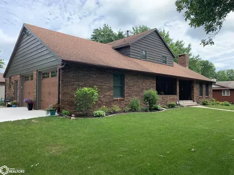 412 N Putnam St, Algona, IA 50511