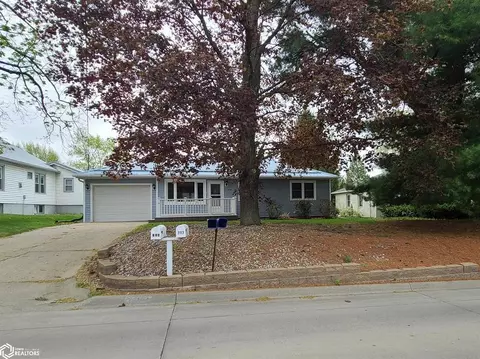 714 N 11th St, Oskaloosa, IA 52577