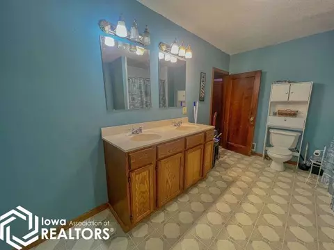 115 2nd St SE, Hampton, IA 50441 photo 24