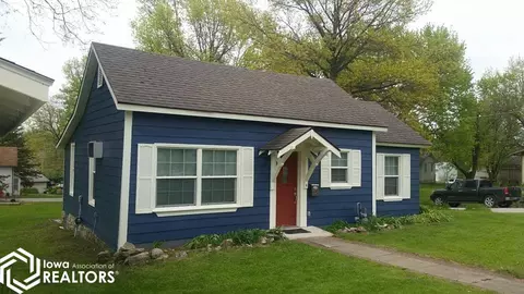 221 S Cherry St, Lamoni, IA 50140