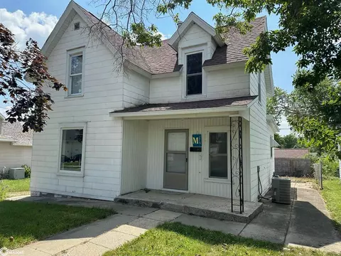 105 12 S 12th St, Marshalltown, IA 50158