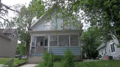 403 S 3rd St, Marshalltown, IA 50158