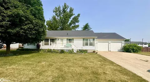 102 Stonebridge Dr, Forest City, IA 50436