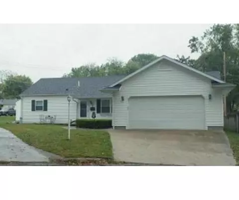8 Val Aire Dr, Burlington, IA 52601