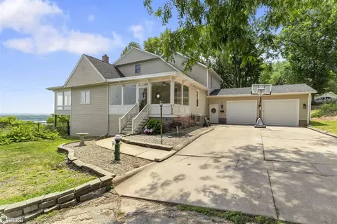102 Sweeny Ave, Burlington, IA 52601