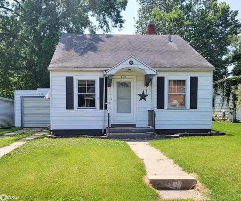 717 Louisa St, Burlington, IA 52601