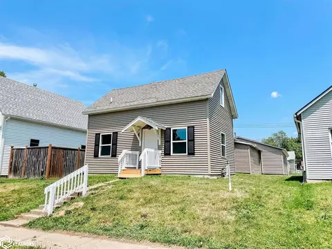 1122 S 13th St, Burlington, IA 52601