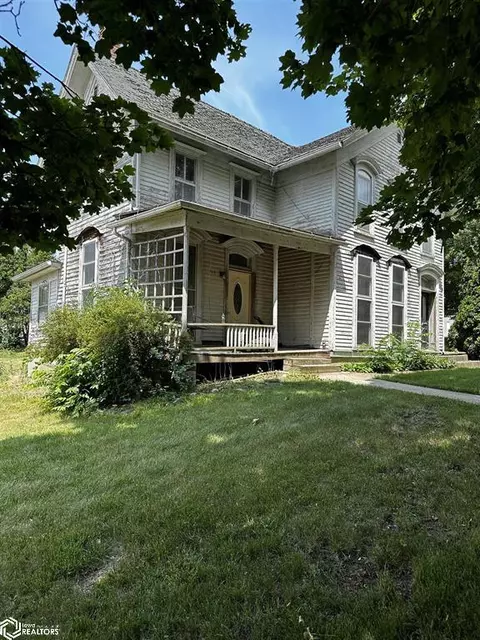 516 Broadway St, Brooklyn, IA 52211