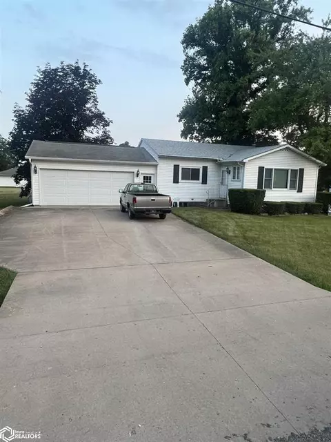 311 Houghton Main St, Houghton, IA 52625