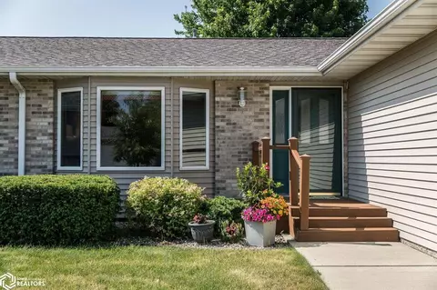 2203 14th Ave N, Clear Lake, IA 50428