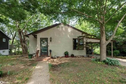 507 N 3rd St, Oskaloosa, IA 52577
