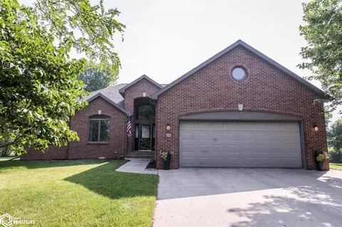 235 Jamestown Rd, Mason City, IA 50401