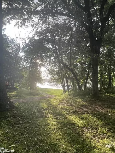 5910 28th Ave #82, Vinton, IA 52349