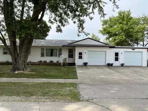 1006 Thompson St, Sheffield, IA 50475