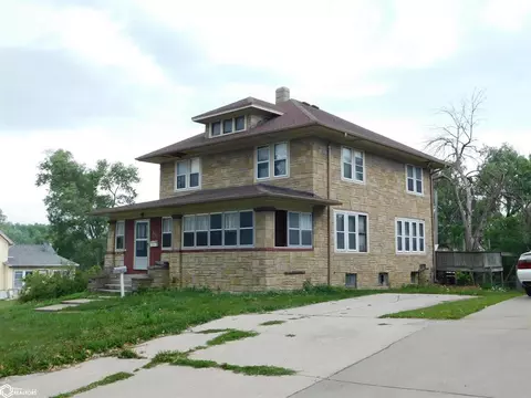 511 N Walnut St, Creston, IA 50801