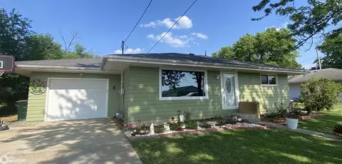 901 N 12th St, Fairfield, IA 52556