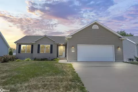 2100 Agate St, Marion, IA 52302