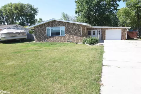 29 Parkview Dr, Eagle Grove, IA 50533