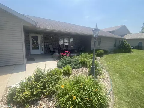 2620 Park Pl, Burlington, IA 52601