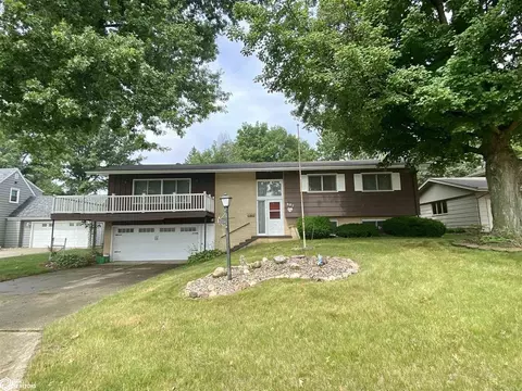 807 Brookside Dr, Audubon, IA 50025