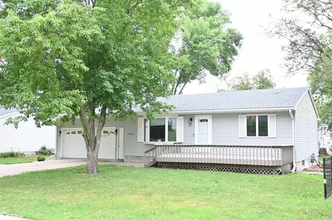 520 8th Ave N, Clear Lake, IA 50428