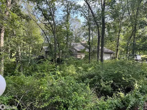 30 Greenbriar Ln, Ottumwa, IA 52501