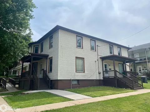 103 S 6th St, Burlington, IA 52601