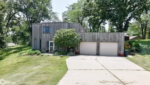 1106 Westwood Dr, Marshalltown, IA 50158
