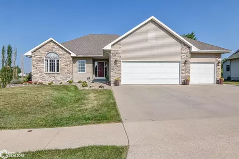 506 3rd Ave SE, State Center, IA 50247