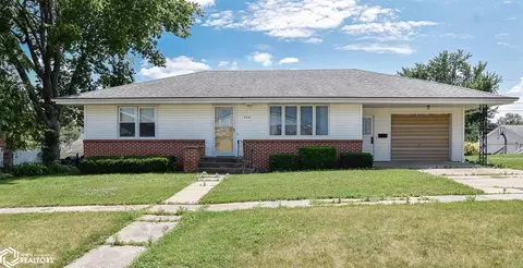 420 Johnston St, Gladbrook, IA 50635