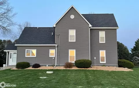 12405 330th St, Conrad, IA 50621 photo 2