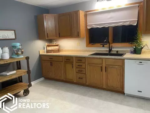 12405 330th St, Conrad, IA 50621 photo 12