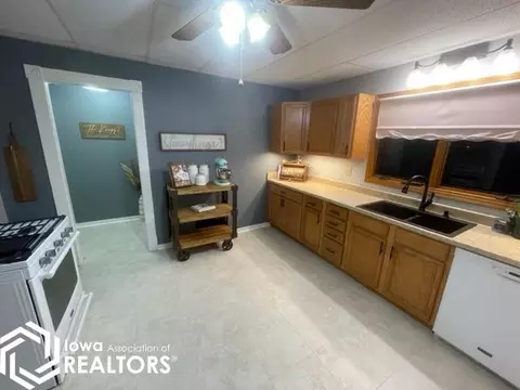 12405 330th St, Conrad, IA 50621 photo 11