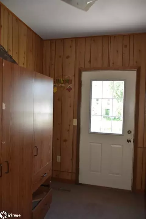 Entry Way - 702 12th Ave, Eldora, IA 50627 photo 1 of 1