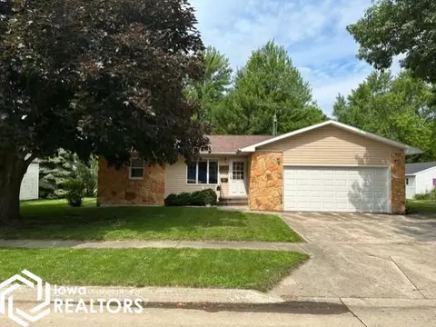 138 2nd Ave SW, Britt, IA 50423