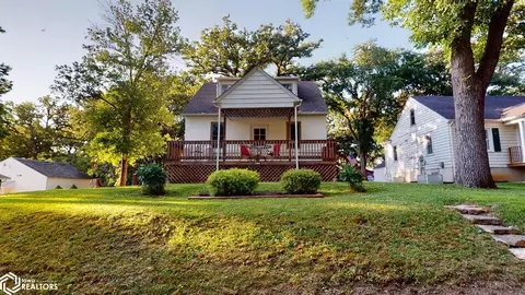 544 10th St NE, Mason City, IA 50401