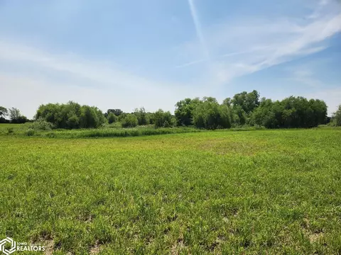 404 8th St NW, Nora Springs, IA 50458