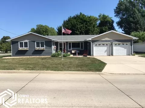 200 10th Ave N, Clear Lake, IA 50428