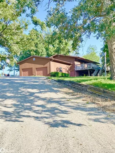 2824 290 St, Marshalltown, IA 50158