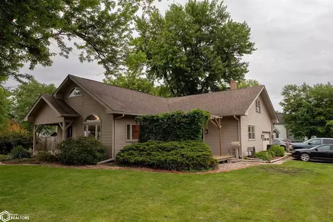 307 S Pine St, Bloomfield, IA 52537
