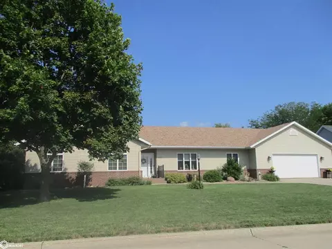 2520 Ashwood Dr, Carroll, IA 51401
