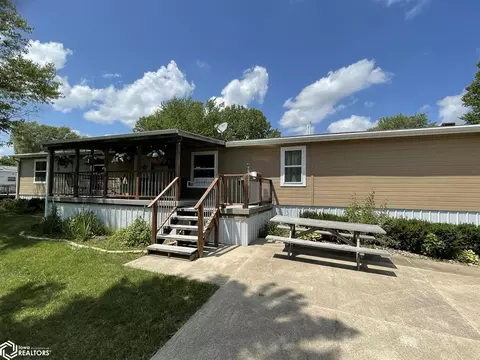 5375 Overland Trl, Melrose, IA 52569