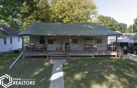 921 Hayes St, Burlington, IA 52601
