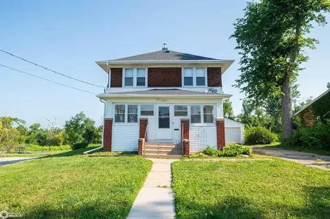 1905 Summit St, Marshalltown, IA 50158