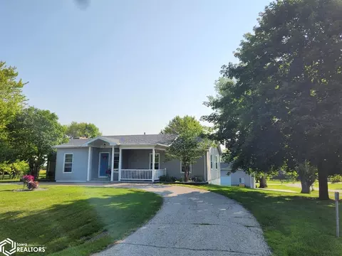 5 Fair Meadow Ct, Mason City, IA 50401