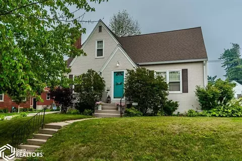 413 N 9th St, Marshalltown, IA 50158