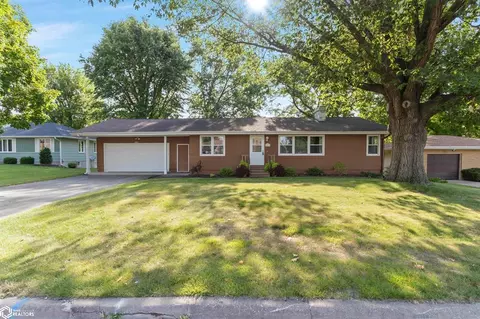 2402 Dehn St, Burlington, IA 52601